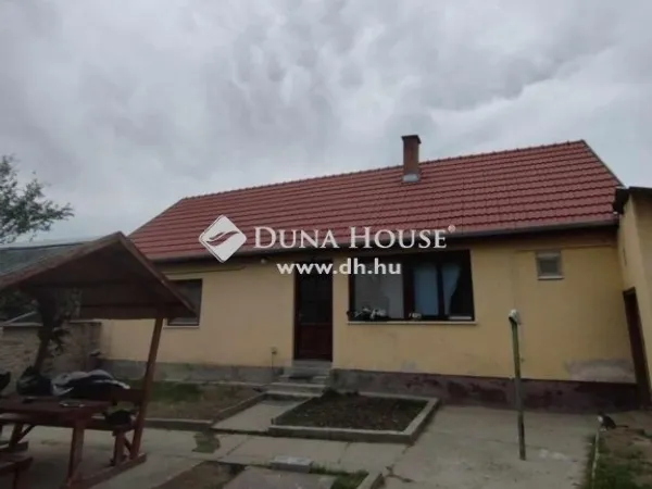 Eladó ház Dávod 71 nm