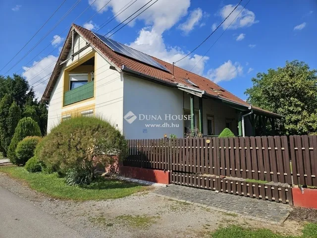 Eladó ház Baksa 240 nm