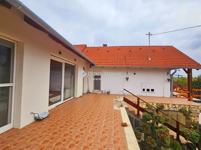 Eladó ház Bár 290 nm