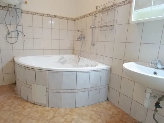 Eladó ház Sátorhely 71 nm