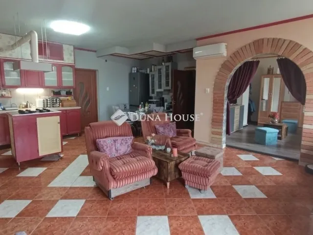 Eladó ház Udvar 234 nm