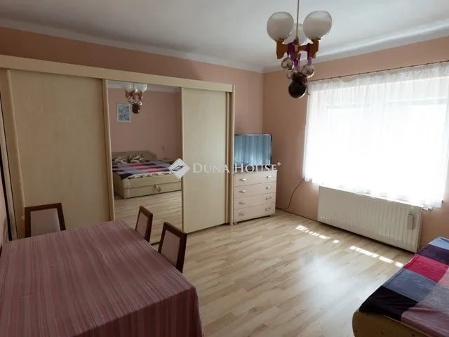 Eladó ház Pécs 386 nm