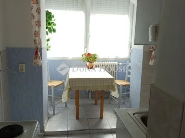 Eladó lakás Komló 40 nm