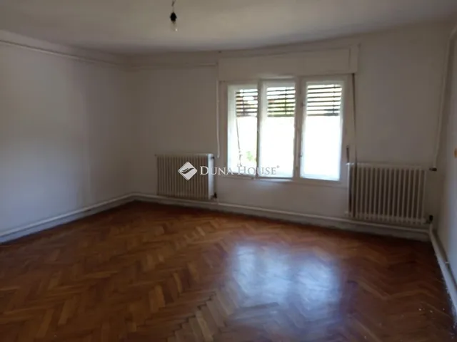 Eladó ház Komló 90 nm