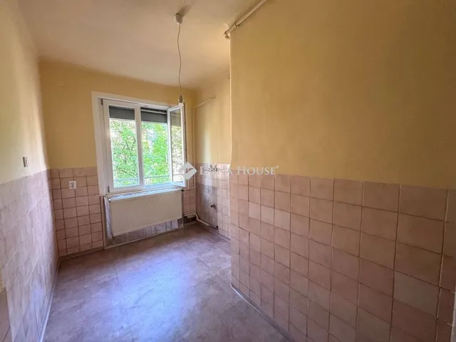 Eladó lakás Komló 51 nm