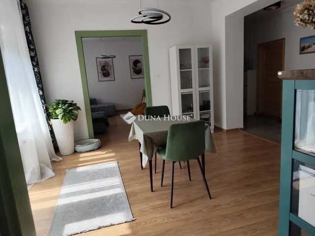 Eladó lakás Pécs 91 nm