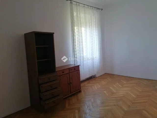 Eladó lakás Komló 53 nm