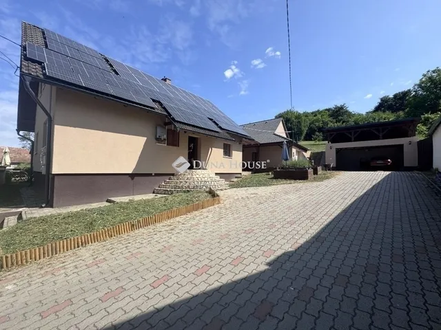 Eladó ház Komló 160 nm