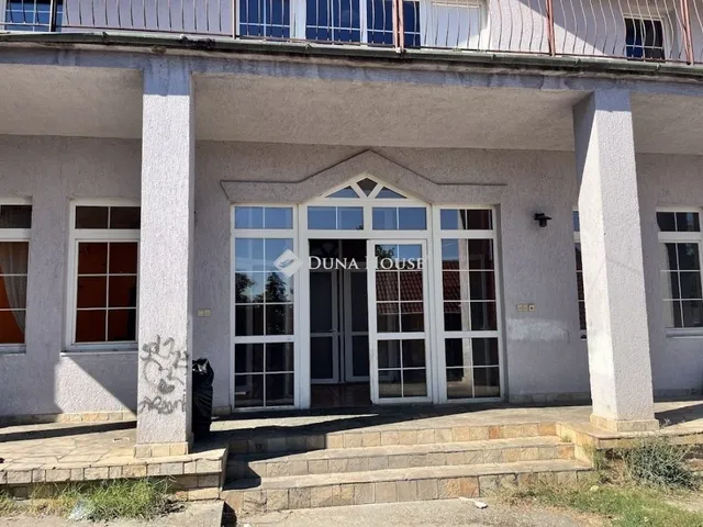 Eladó ház Pécs 720 nm