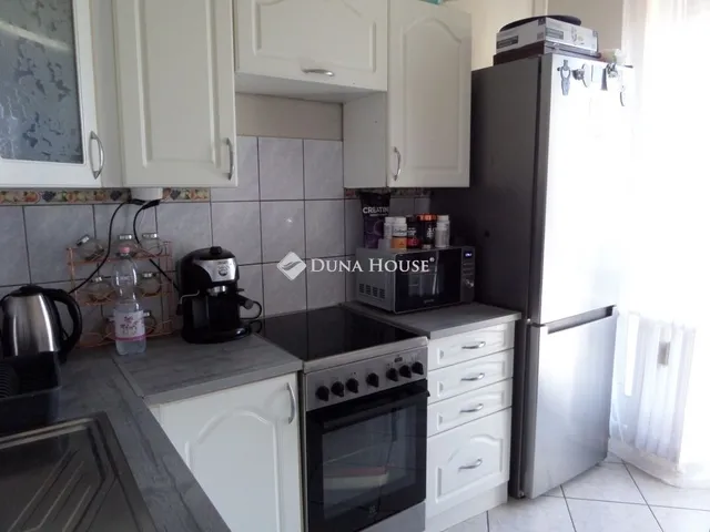 Eladó lakás Komló 59 nm