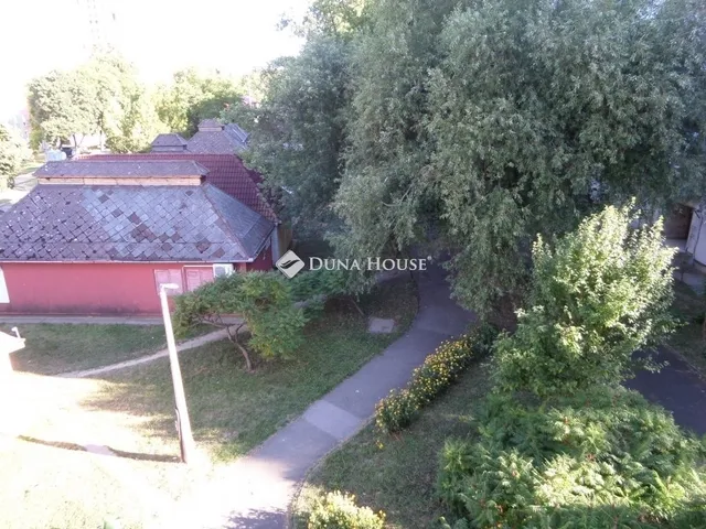 Eladó lakás Komló 59 nm