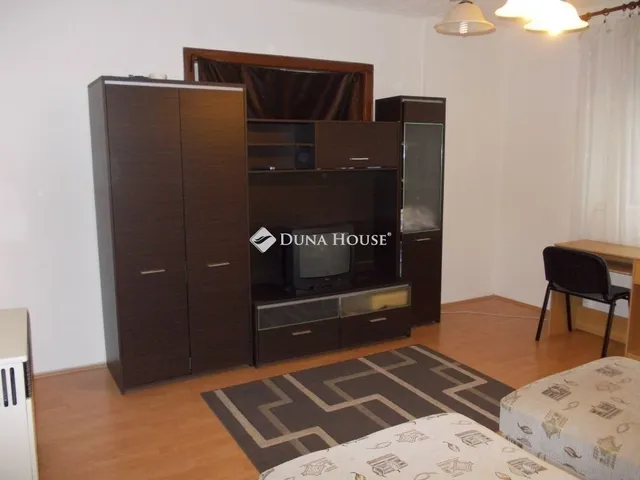 Eladó lakás Pécs 68 nm