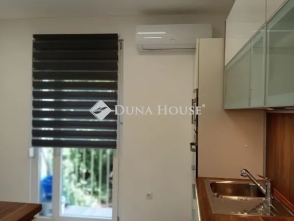 Eladó lakás Komló 56 nm