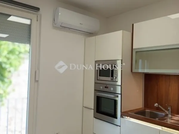 Eladó lakás Komló 56 nm