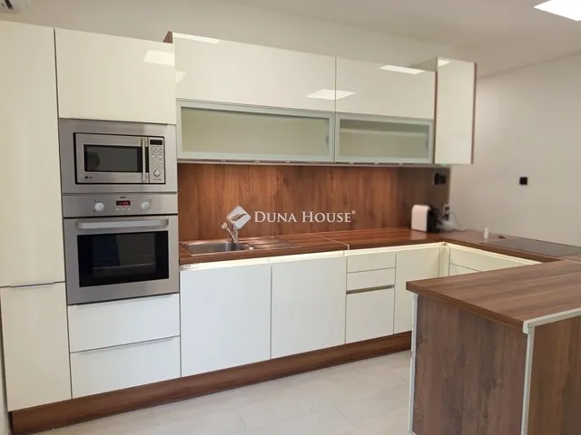 Eladó lakás Komló 56 nm