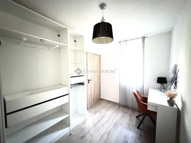 Eladó lakás Pécs 73 nm