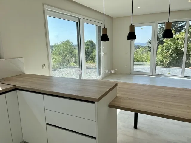 Eladó ház Pécs, Kismélyvölgy 146 nm