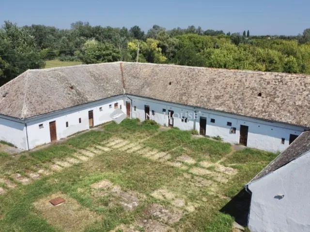 Eladó ház Szekszárd 500 nm