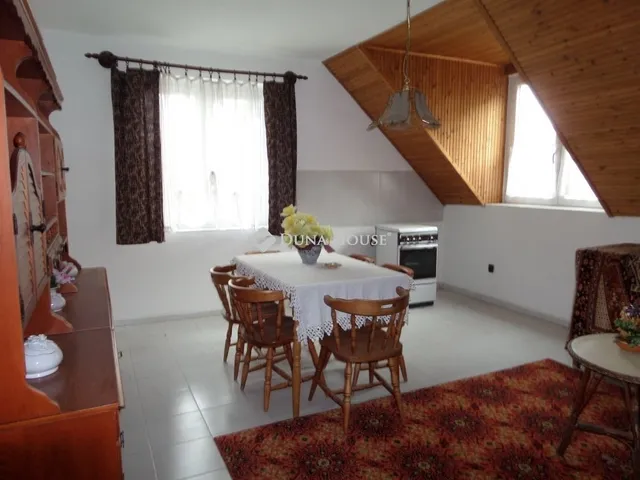 Eladó ház Komló 336 nm