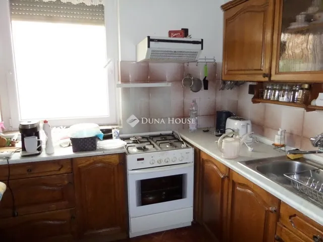 Eladó ház Komló 336 nm