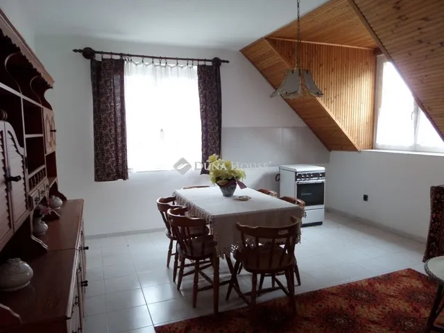 Eladó ház Komló 336 nm