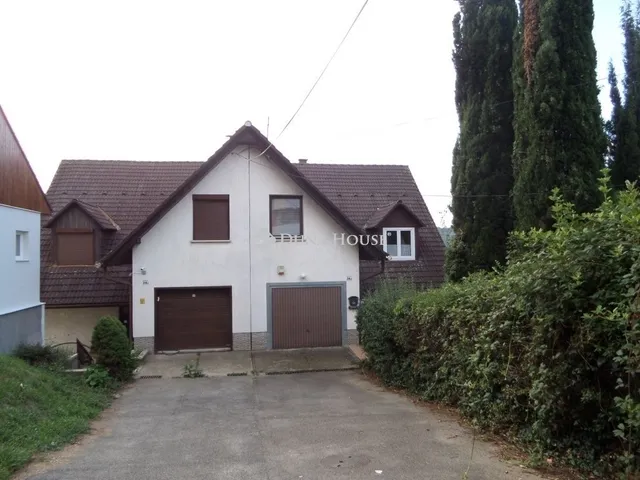 Eladó ház Komló 336 nm