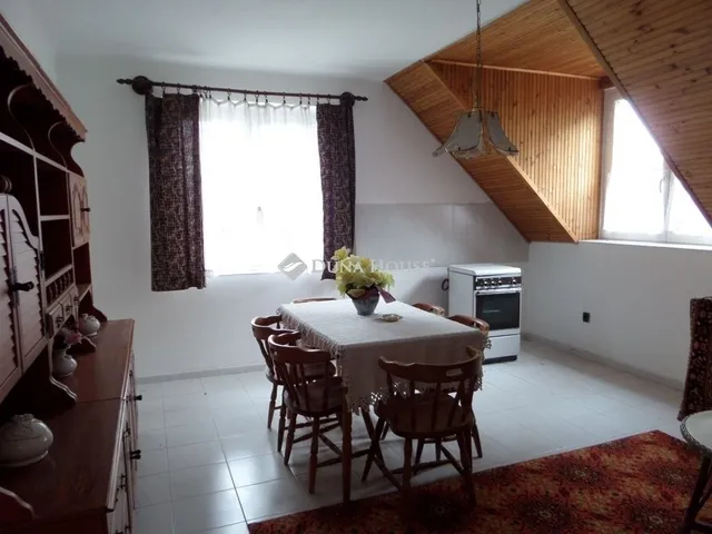 Eladó ház Komló 336 nm