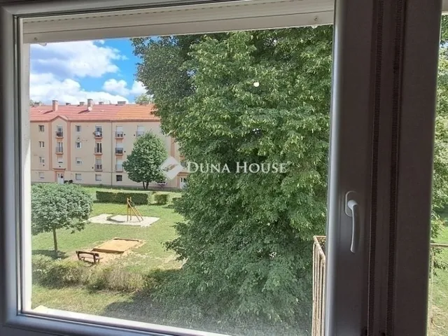 Eladó lakás Komló, Kökönyös 37 nm