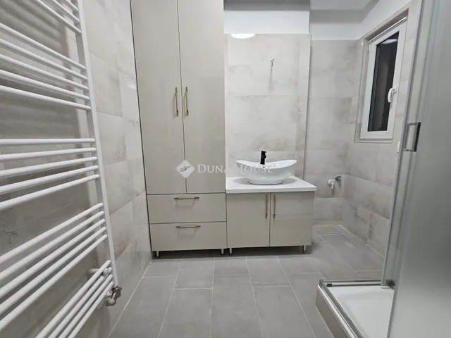 Eladó lakás Pécs 69 nm