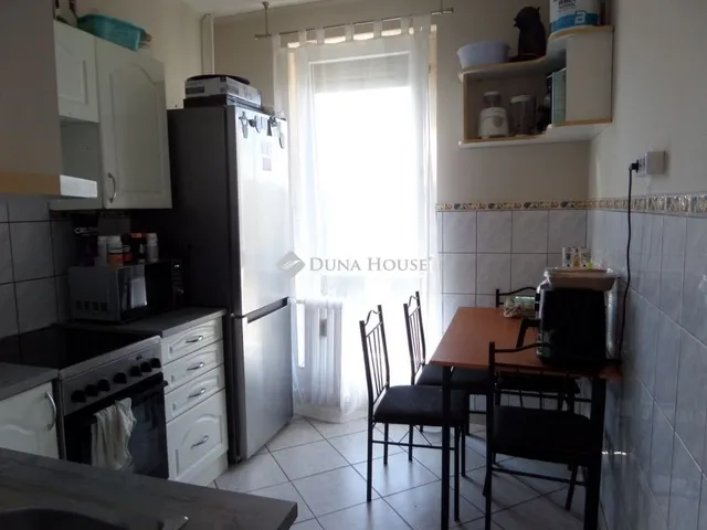 Eladó lakás Komló 59 nm