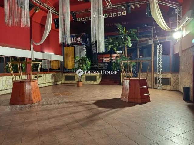 Eladó kereskedelmi és ipari ingatlan Komló 1090 nm