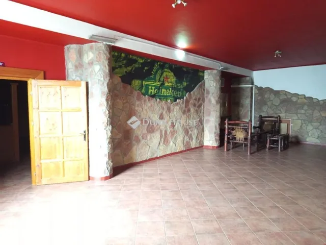 Eladó kereskedelmi és ipari ingatlan Komló 1090 nm