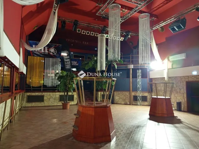 Eladó kereskedelmi és ipari ingatlan Komló 1090 nm