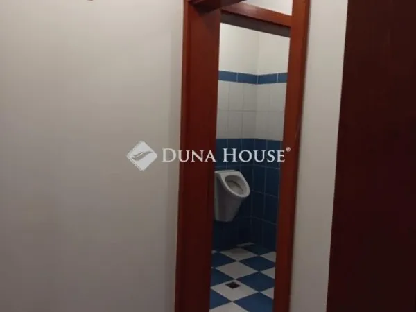 Eladó kereskedelmi és ipari ingatlan Komló 1090 nm