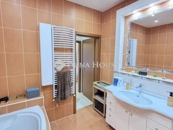 Eladó ház Nagykozár 150 nm