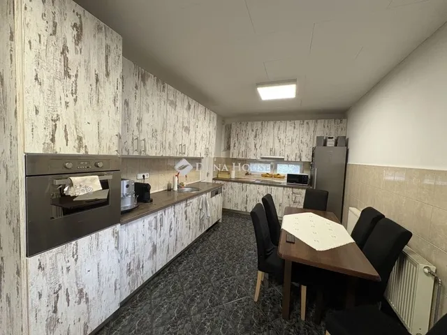 Eladó ház Pécs 195 nm