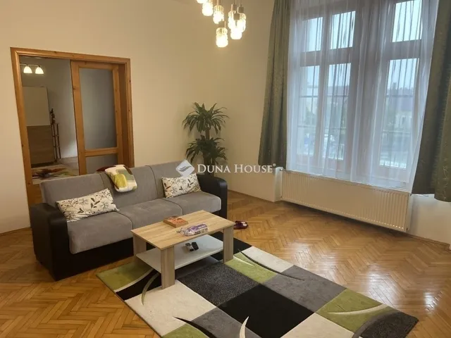 Eladó lakás Pécs 85 nm