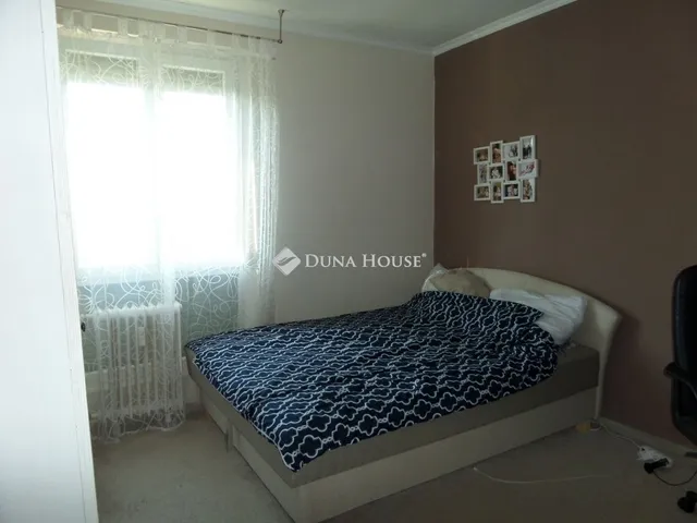 Eladó lakás Komló, Körtvélyes 59 nm