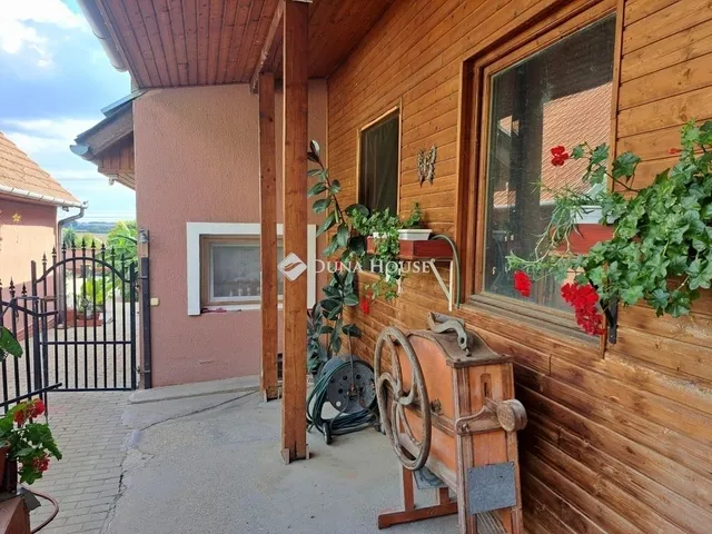 Eladó ház Nagyharsány 190 nm