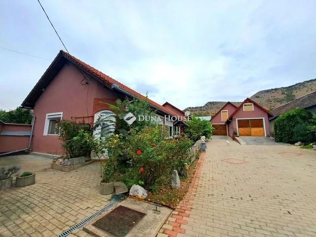 Eladó ház Nagyharsány 190 nm