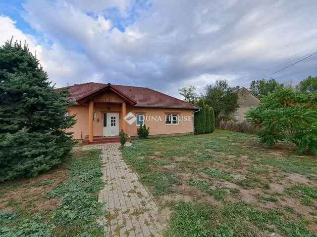 Eladó ház Siklós 145 nm