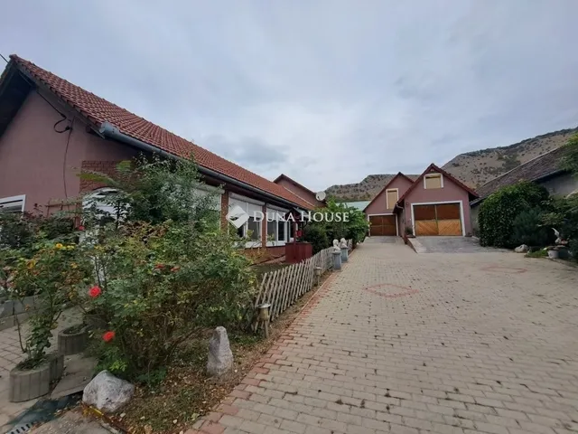 Eladó ház Nagyharsány 190 nm