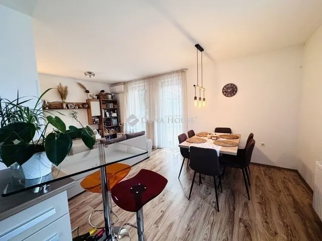 Eladó lakás Pécs 72 nm