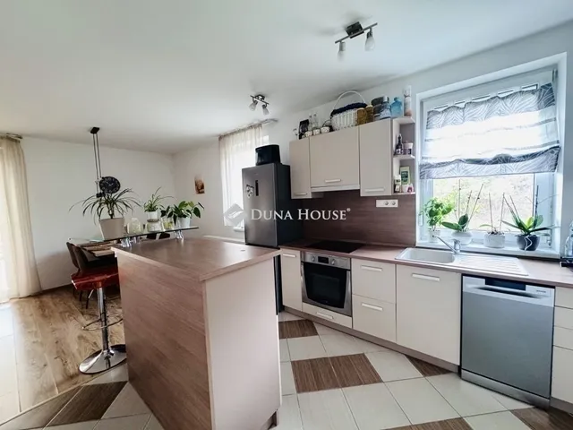 Eladó lakás Pécs 72 nm