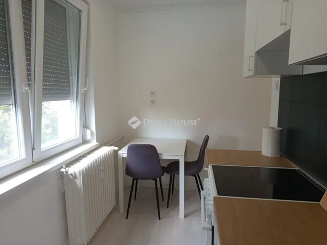 Eladó lakás Komló 51 nm