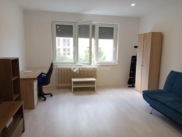 Eladó lakás Komló 51 nm