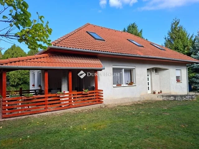 Eladó ház Nagykozár 160 nm