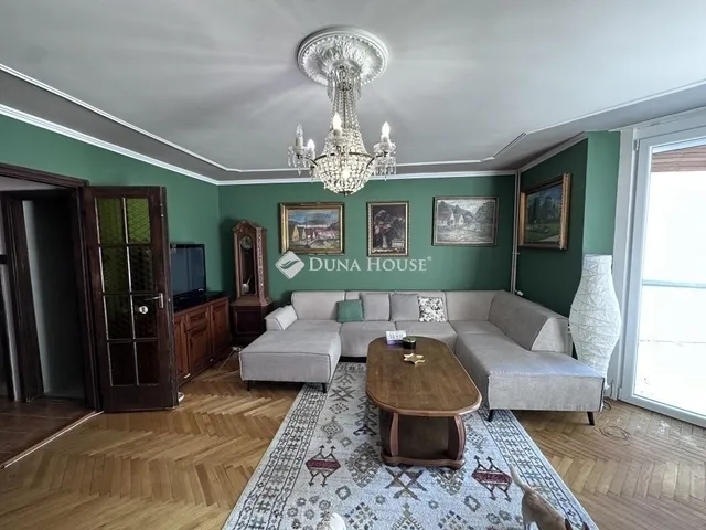 Eladó lakás Pécs 230 nm