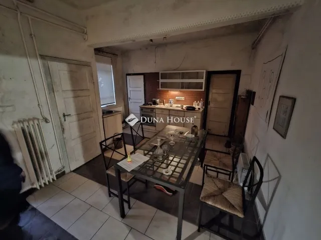 Eladó lakás Pécs 79 nm