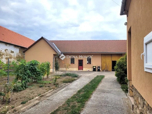 Eladó ház Udvar 91 nm